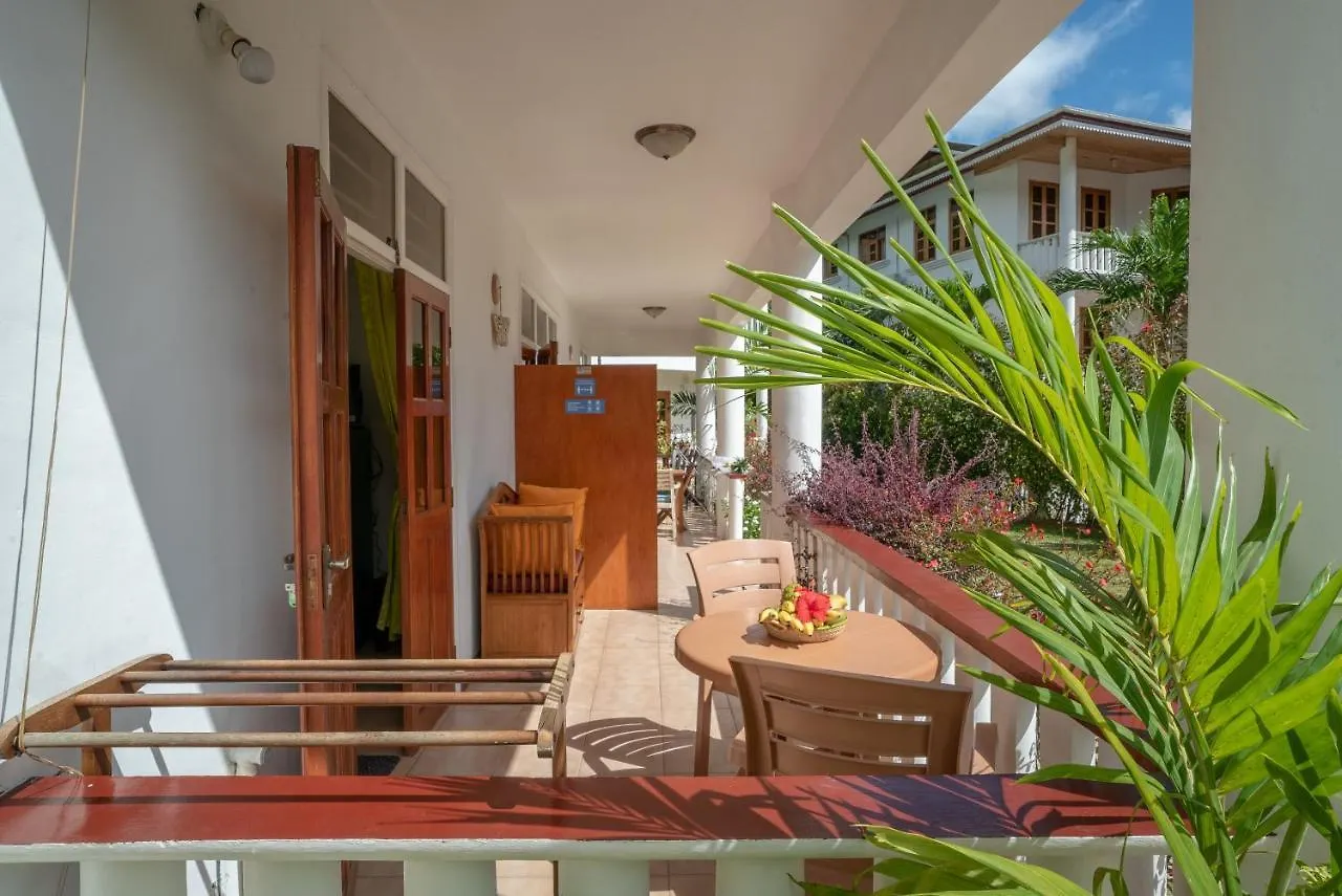La Maison Hibiscus Self Catering Accommodation Beau Vallon