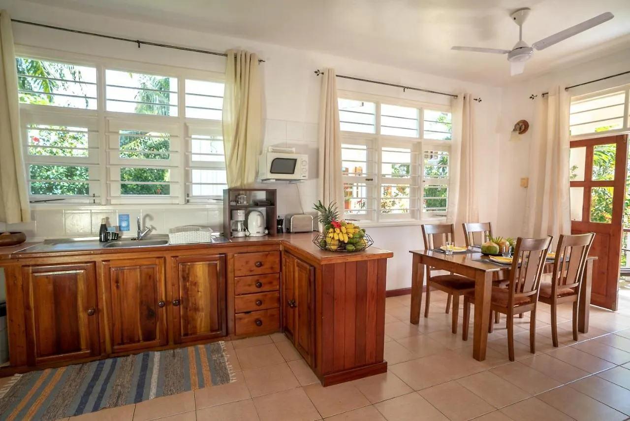 La Maison Hibiscus Self Catering Accommodation Beau Vallon  Apartment