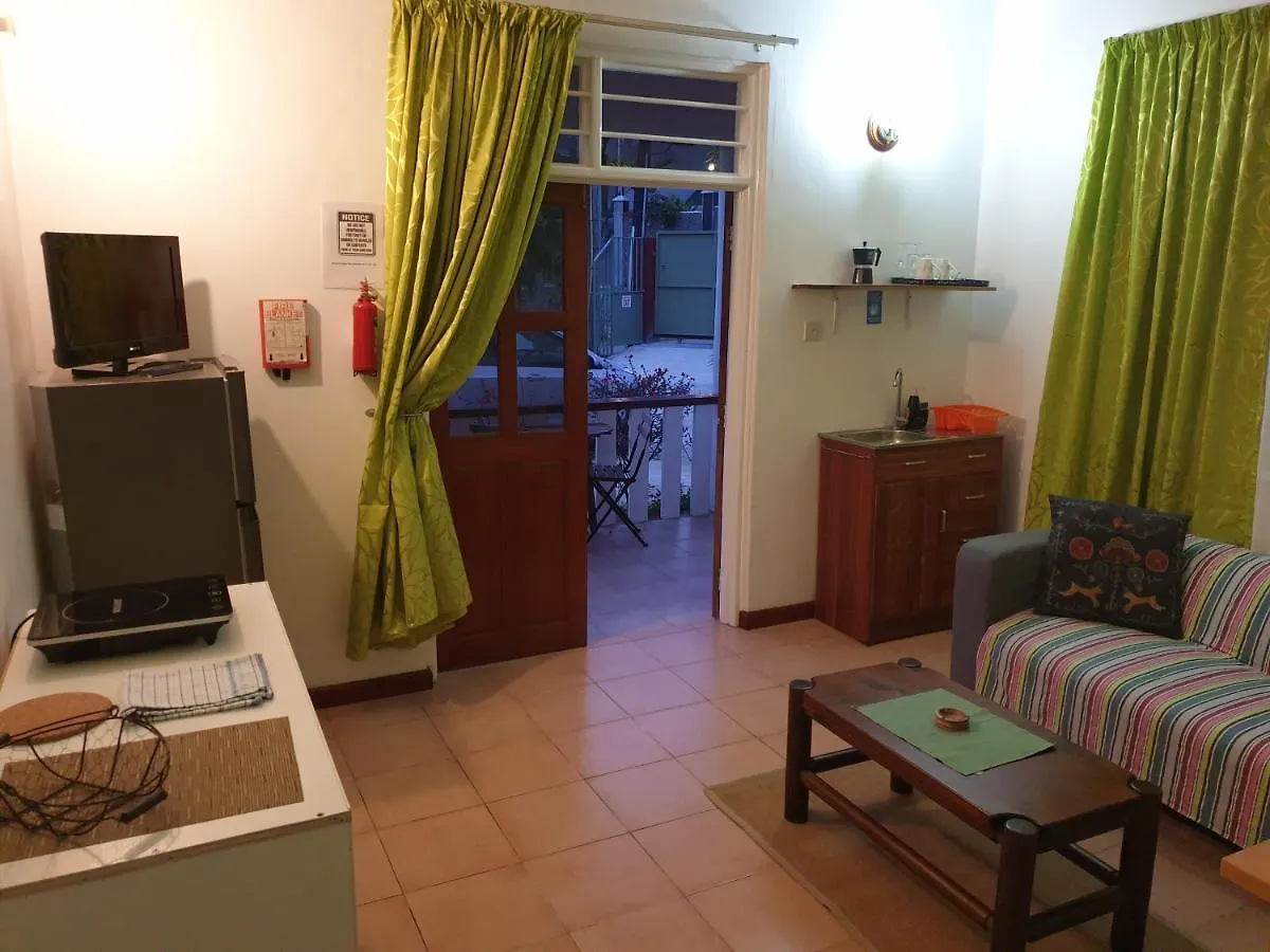 Apartment La Maison Hibiscus Self Catering Accommodation Beau Vallon