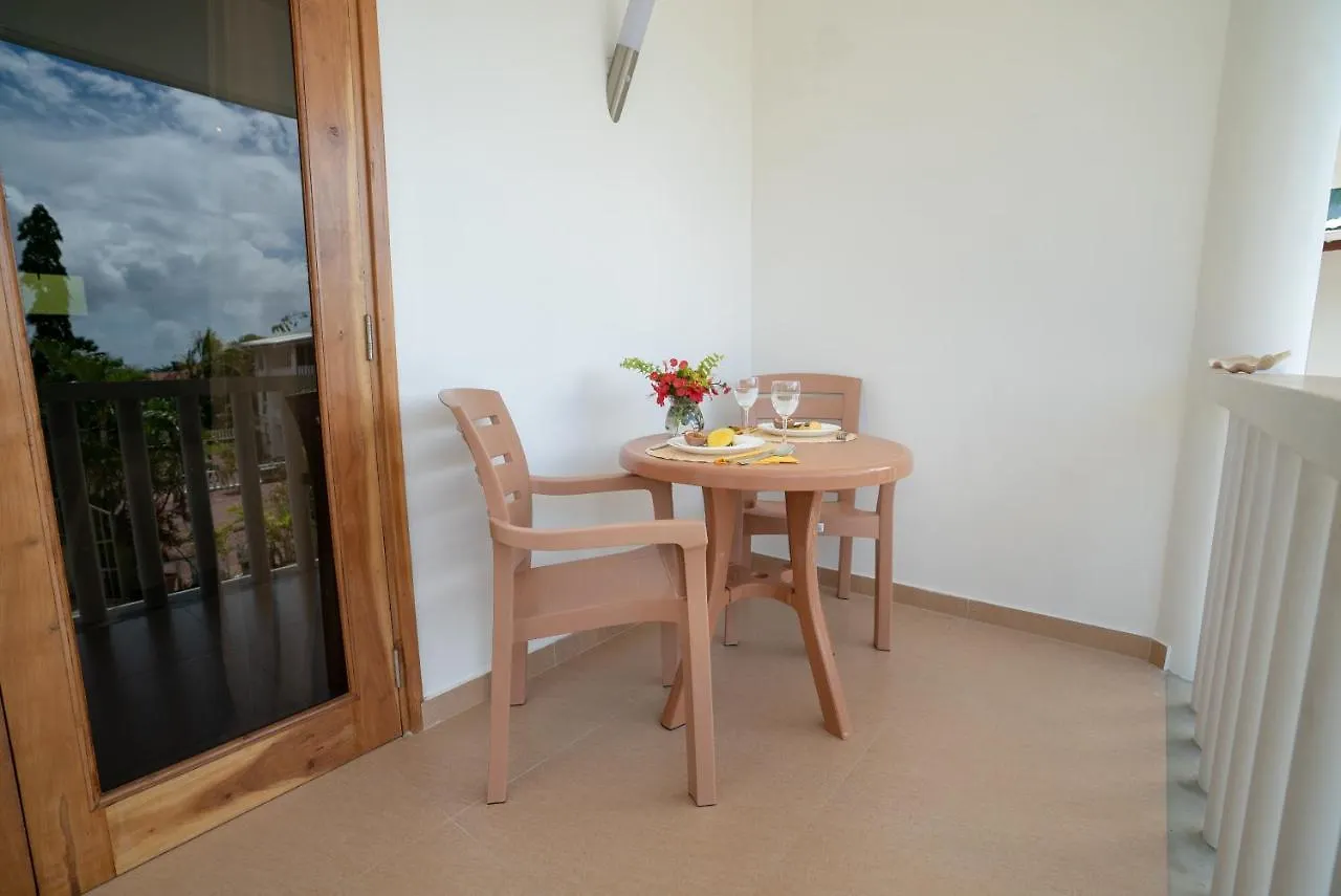 Apartment La Maison Hibiscus Self Catering Accommodation Beau Vallon