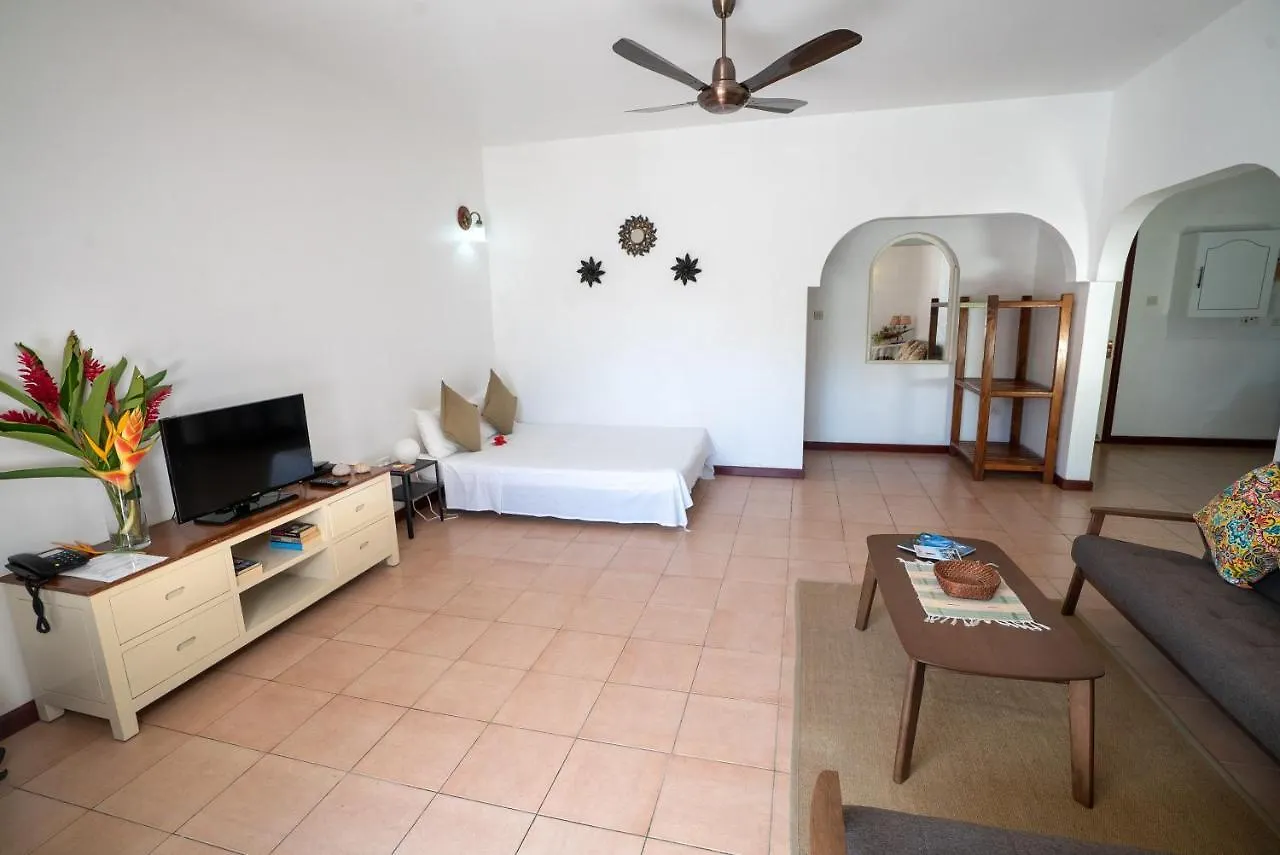 Apartment La Maison Hibiscus Self Catering Accommodation Beau Vallon  Seychelles