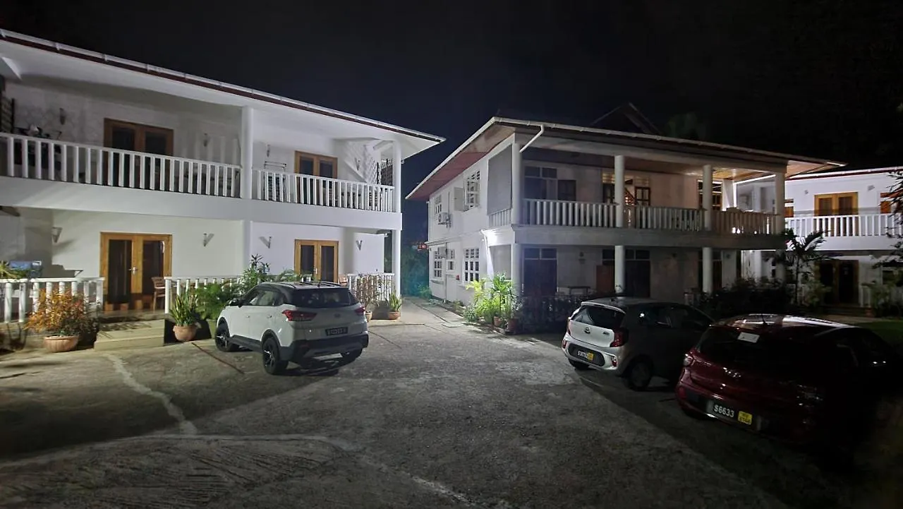 Apartment La Maison Hibiscus Self Catering Accommodation Beau Vallon
