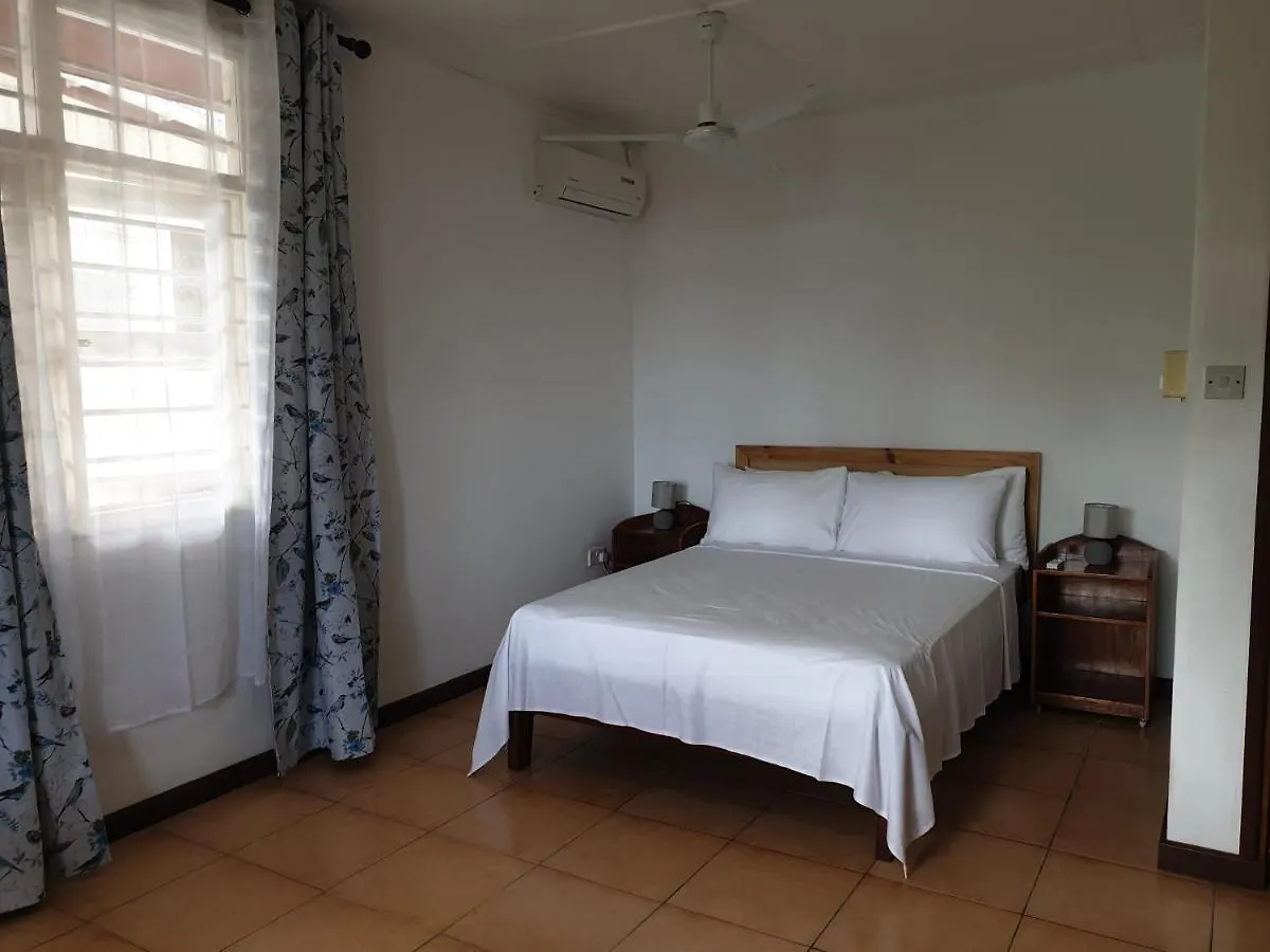 La Maison Hibiscus Self Catering Accommodation Beau Vallon  0*, Beau Vallon (Mahe)