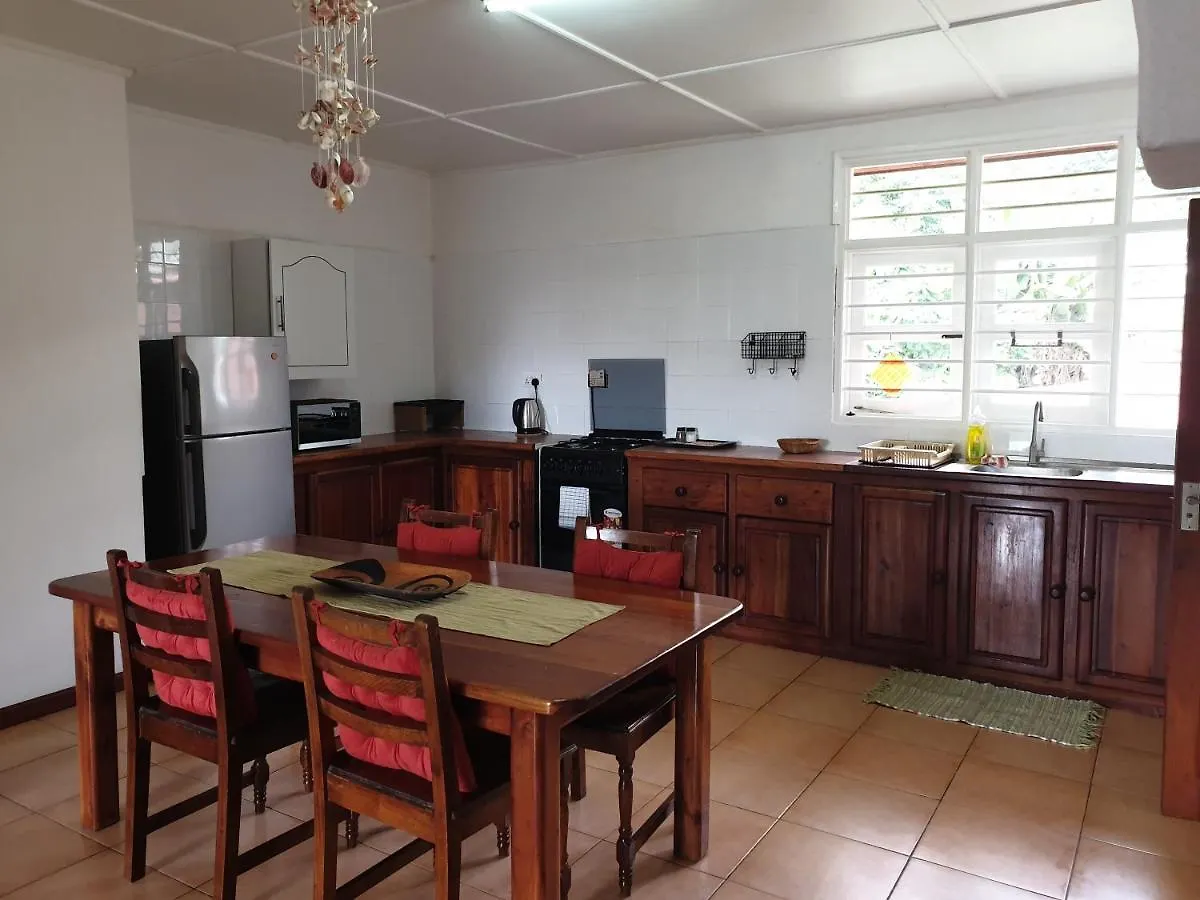 La Maison Hibiscus Self Catering Accommodation Beau Vallon