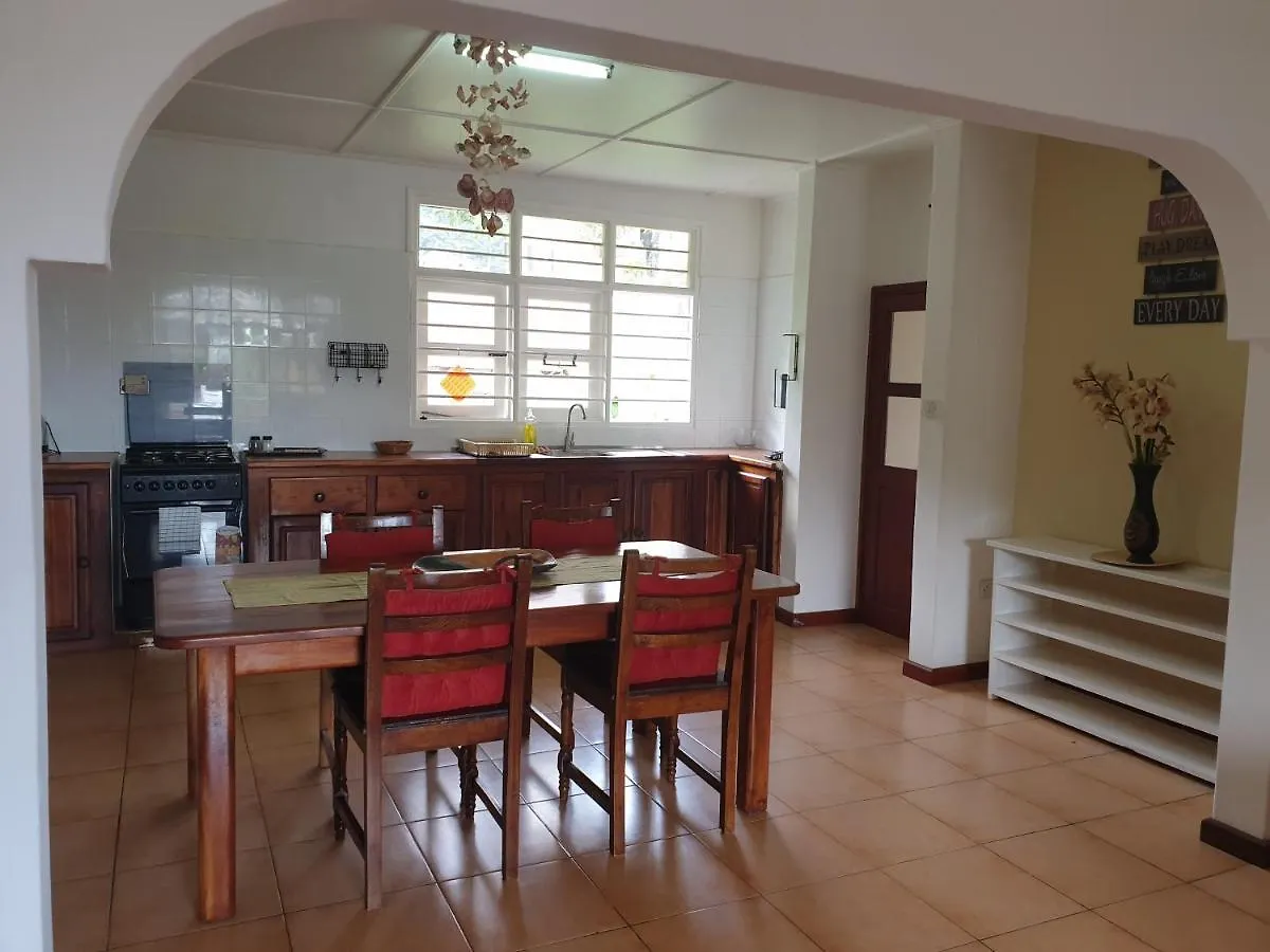 La Maison Hibiscus Self Catering Accommodation Beau Vallon  Apartment Beau Vallon (Mahe)