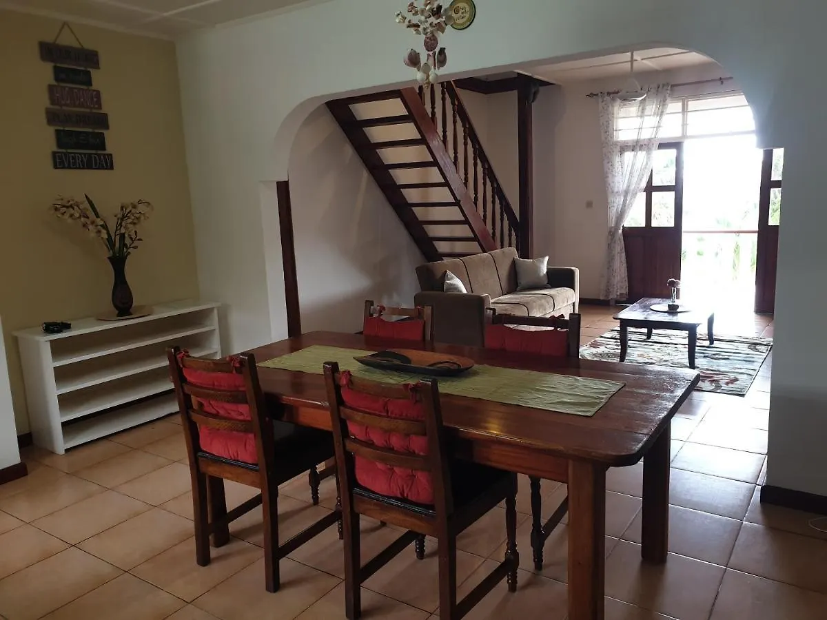 Apartment La Maison Hibiscus Self Catering Accommodation Beau Vallon