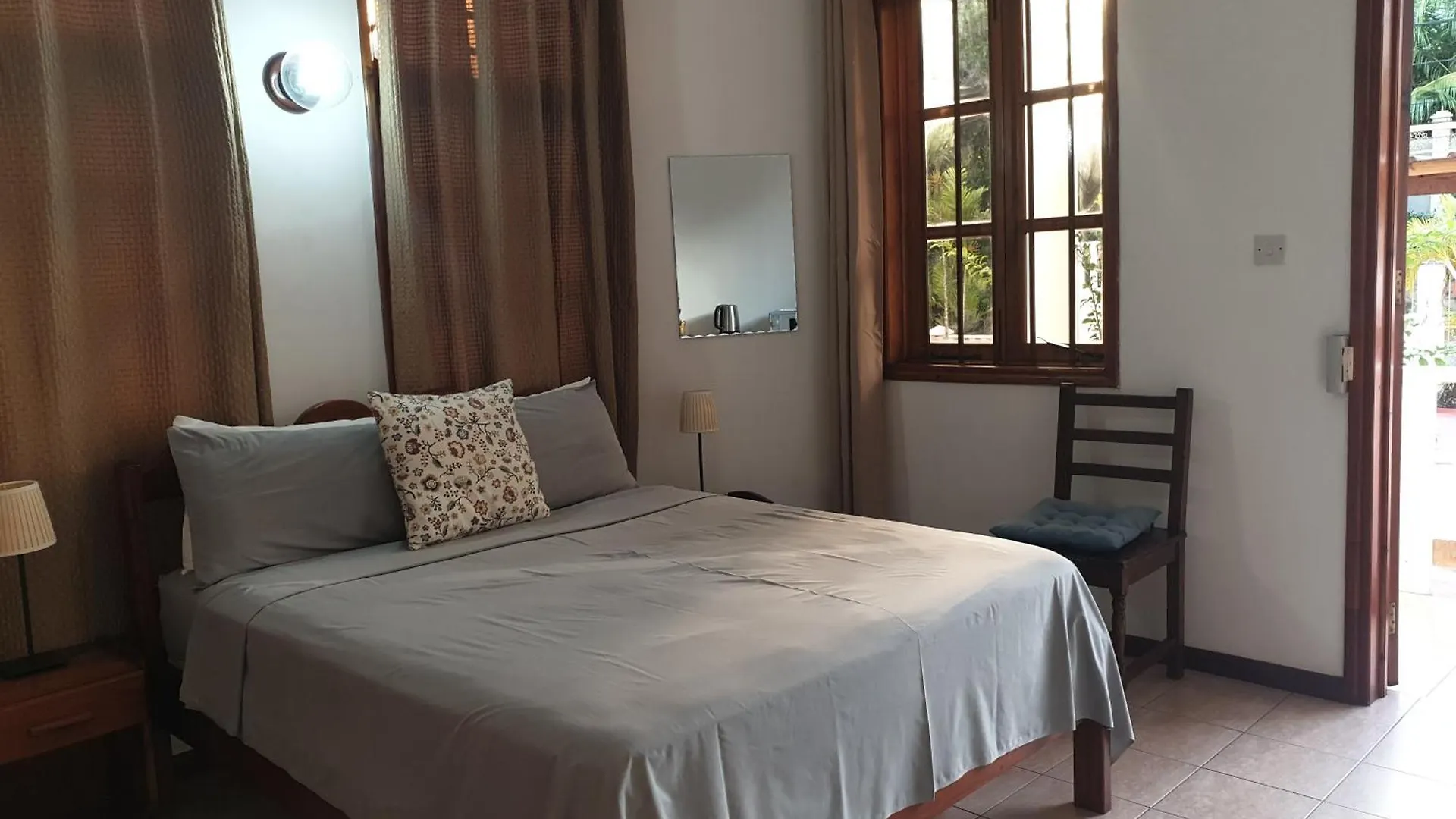 La Maison Hibiscus Self Catering Accommodation Beau Vallon  Seychelles