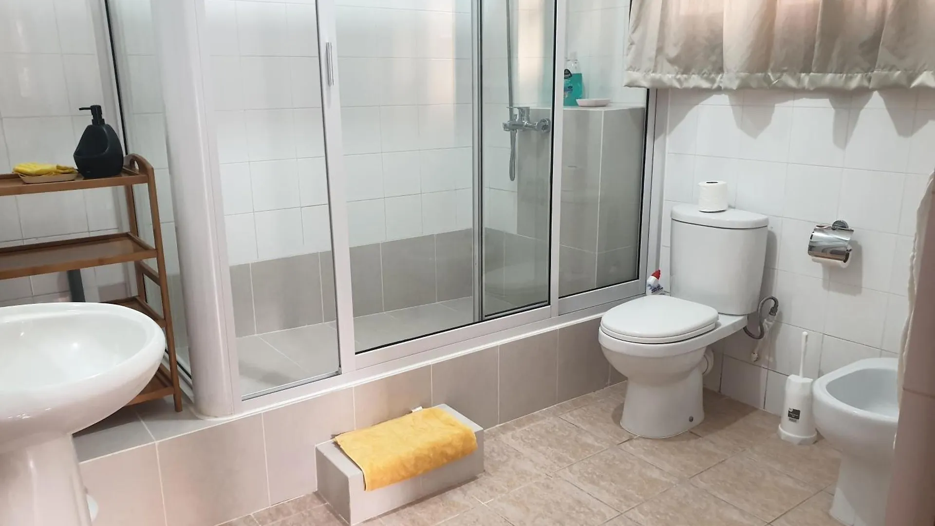 La Maison Hibiscus Self Catering Accommodation Beau Vallon  Beau Vallon (Mahe)