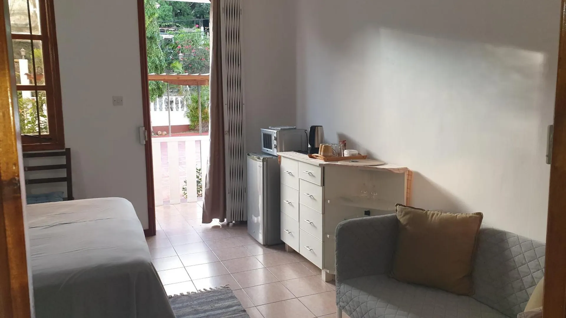 La Maison Hibiscus Self Catering Accommodation Beau Vallon  Appartement